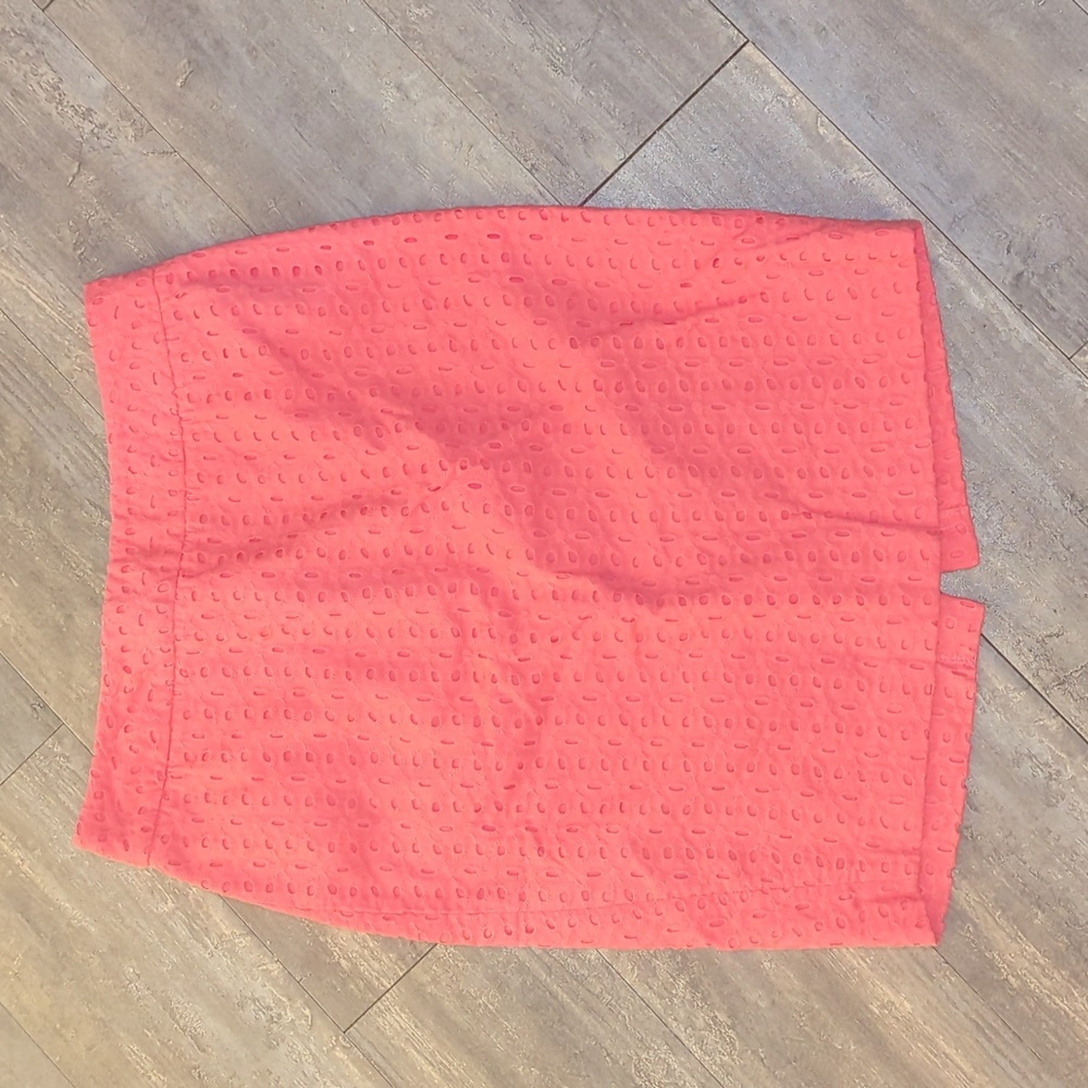 XXI Essentials Size 6 Skirt in Coral